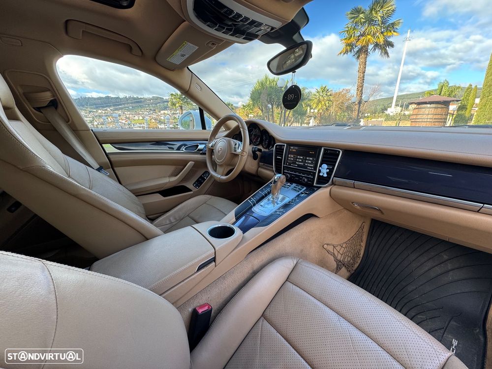 Porsche Panamera 4 PDK Platinum Edition - 13