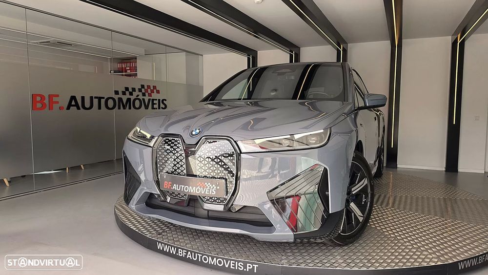 BMW iX xDrive 40 Pack Desportivo - 2