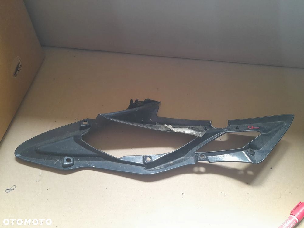 Triumph Daytona 675 R - panel wewnętrzny prawy 2309460 A261C - 3
