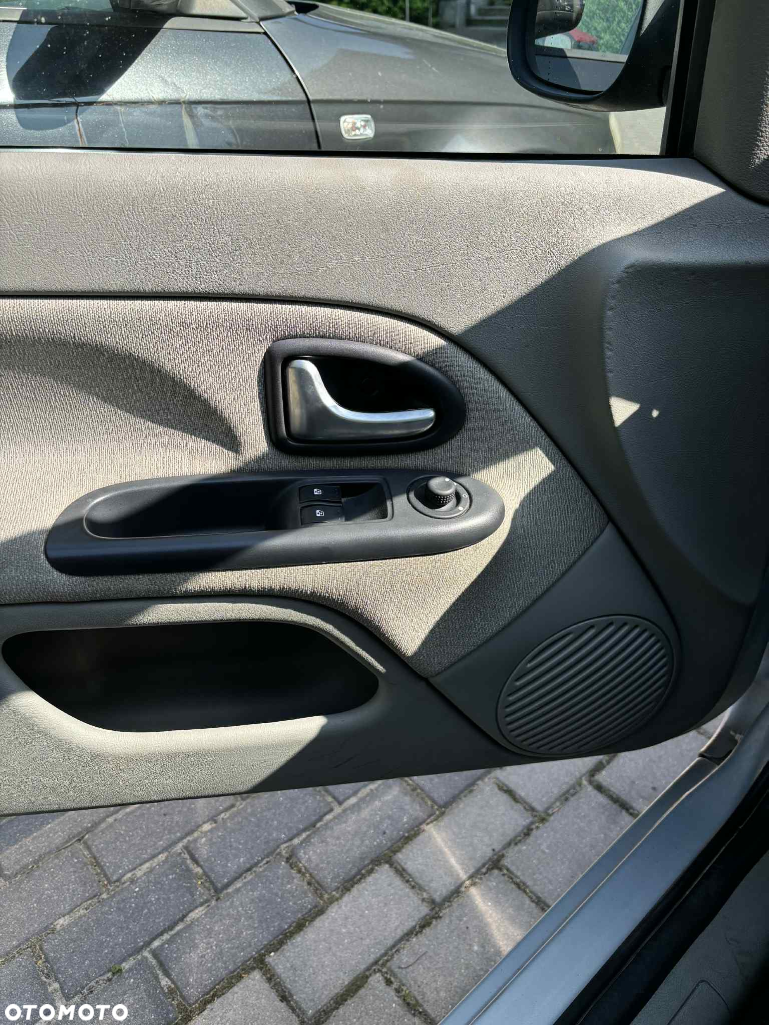 Renault Clio 1.4i RT 16V - 11