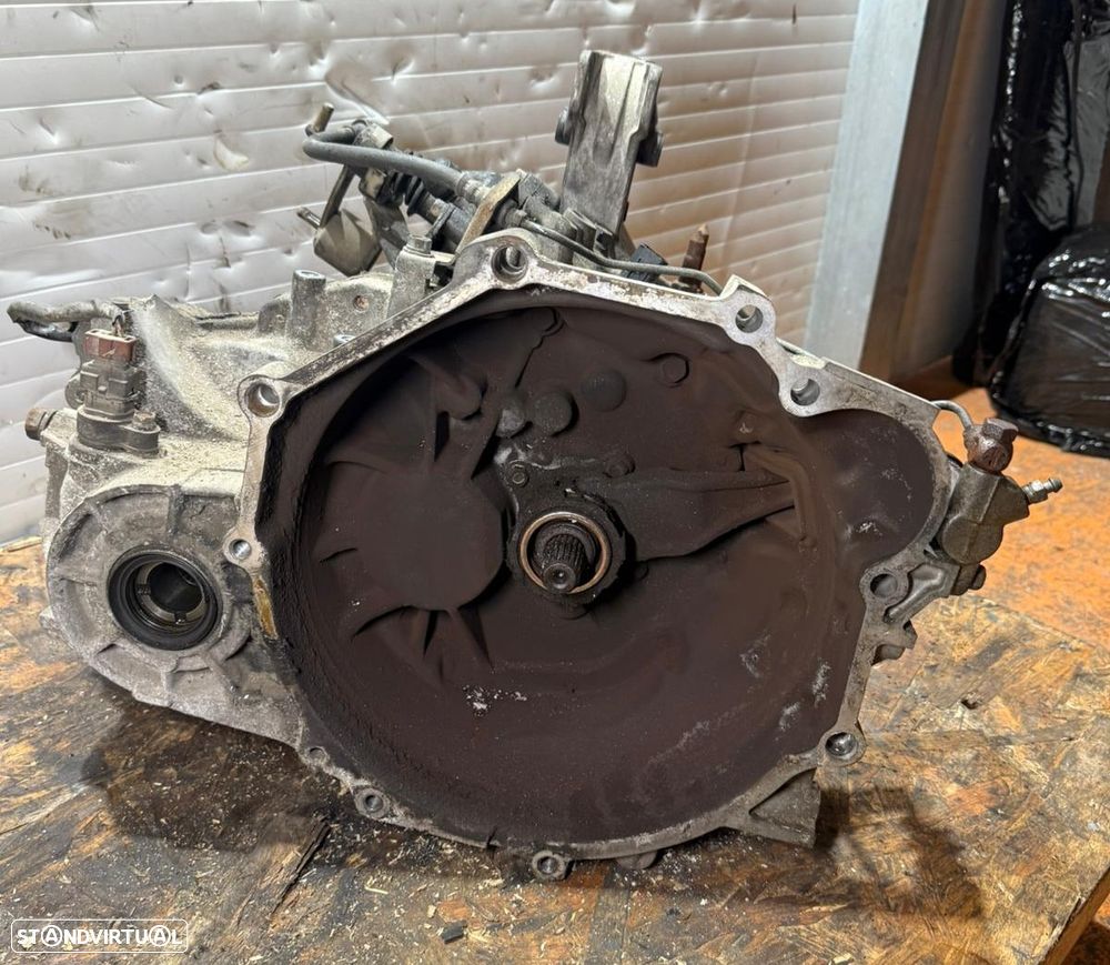 Caixa de Velocidades Mitsubishi Galant VI 2.0TD Ref: F5M422F6N5 - 4