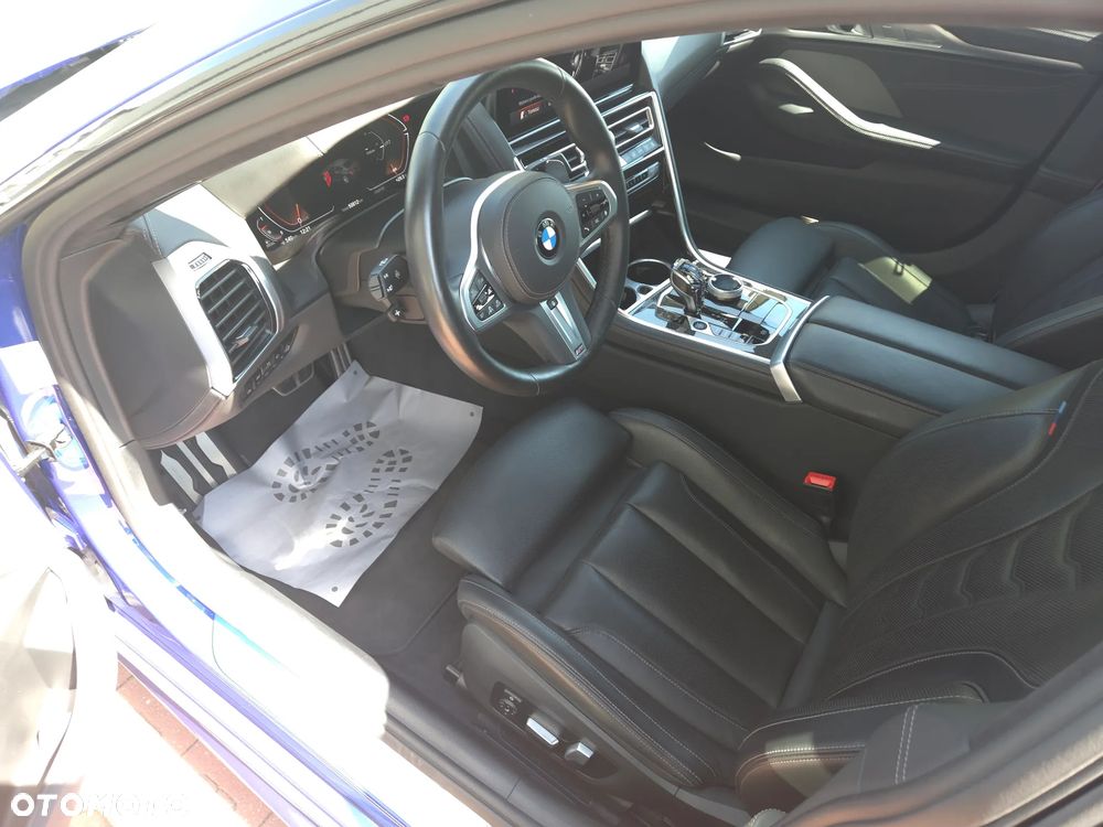 BMW Seria 8 - 18