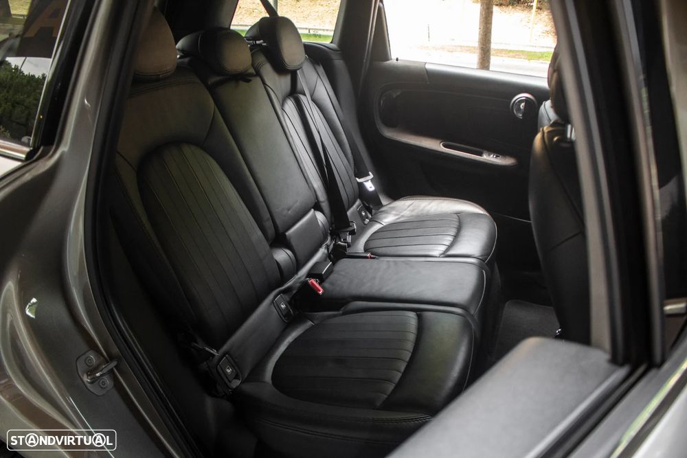 MINI Countryman Cooper SE ALL4 Auto - 32