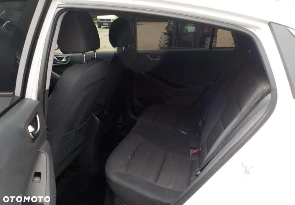 Hyundai IONIQ - 21