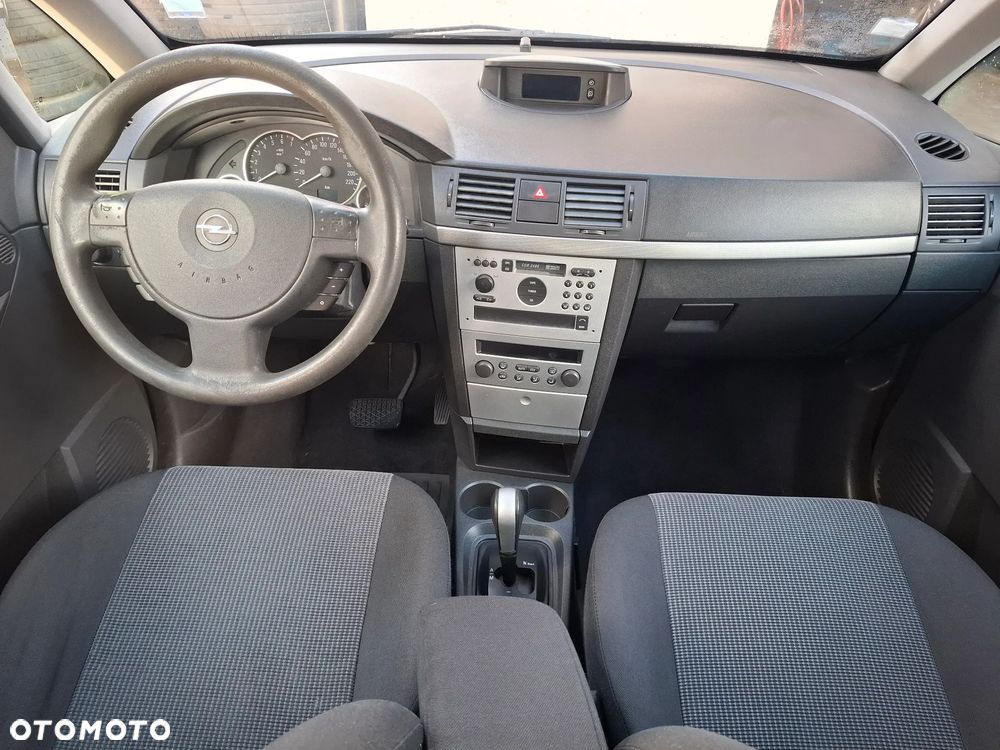 Opel Meriva 1.8 16V Cosmo Easytronic - 9