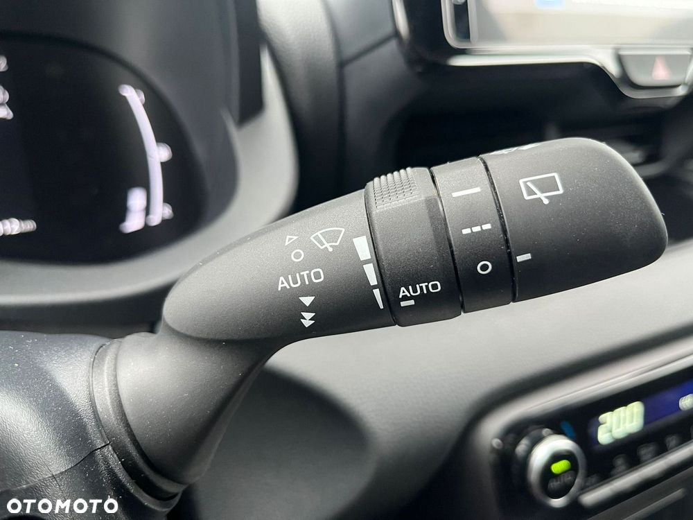 Toyota Yaris Hybrid 1.5 Style - 28