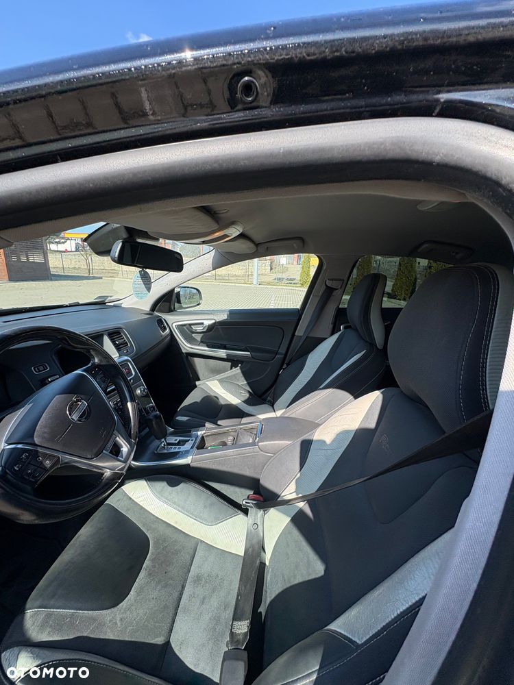 Volvo S60 D3 Geartronic R-Design - 15