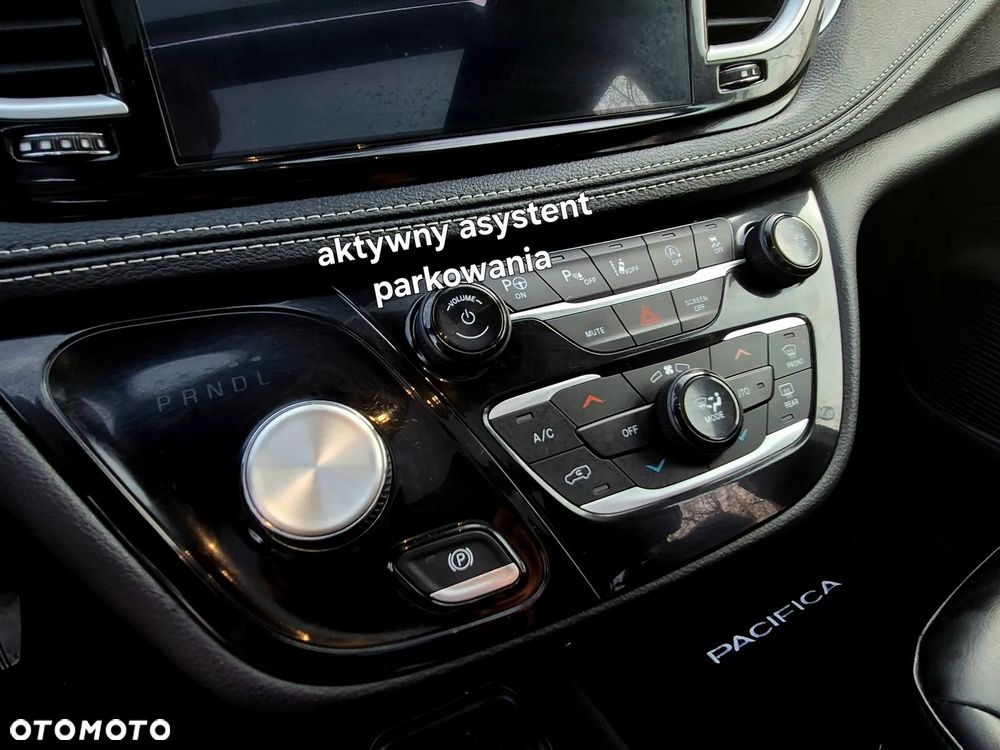 Chrysler Pacifica - 33