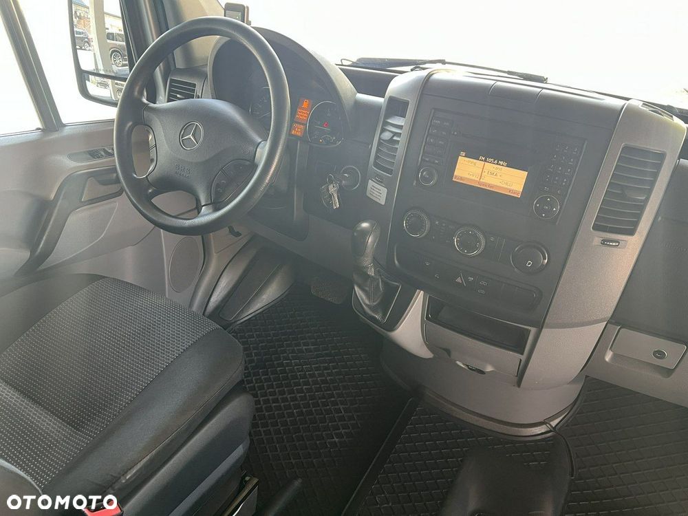Mercedes-Benz Sprinter - 12