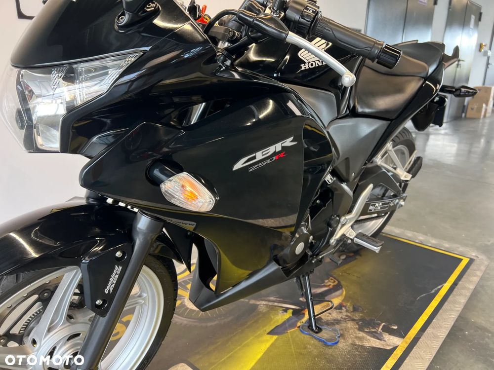 Honda CBR - 9