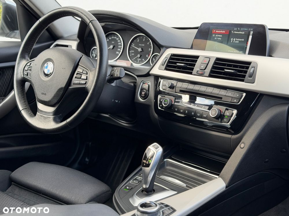 BMW Seria 3 - 32