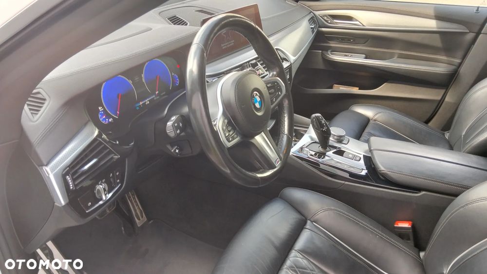 BMW 6GT - 6