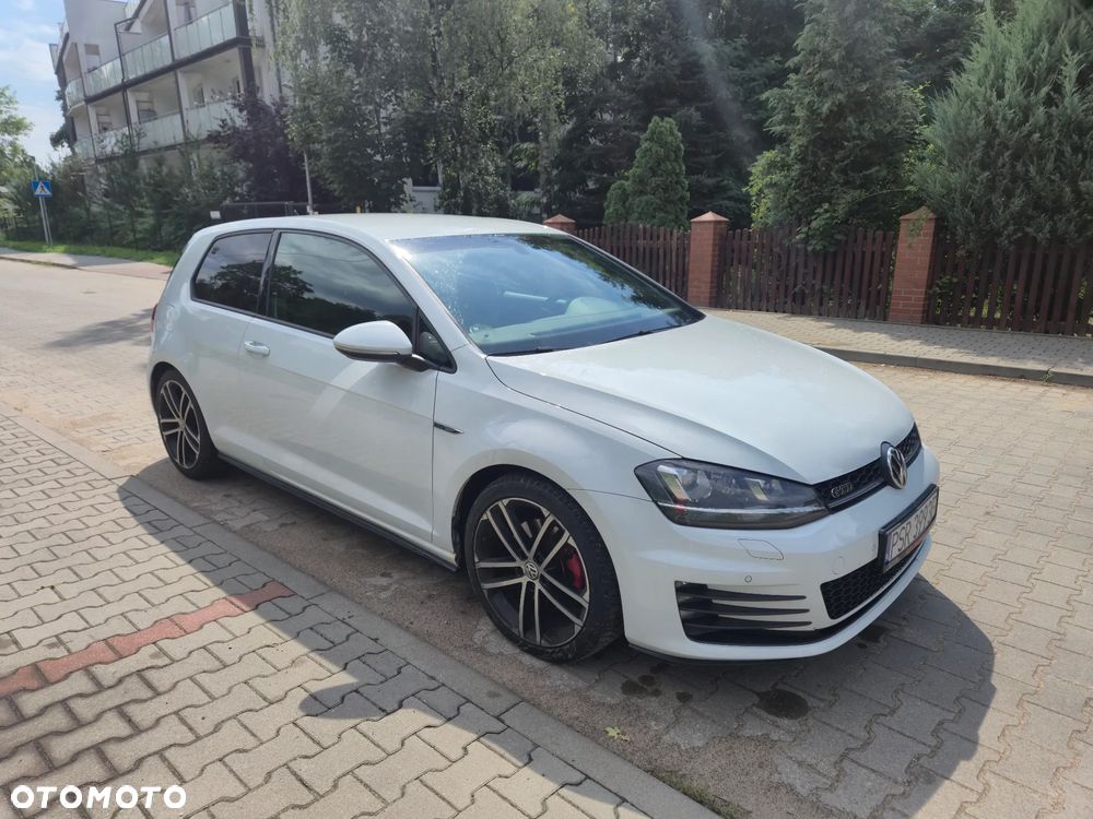 Volkswagen Golf - 3