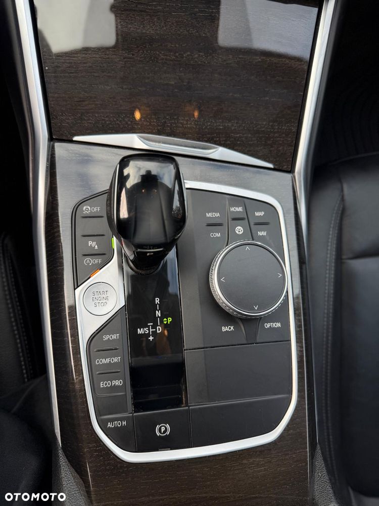 BMW Seria 3 320d Luxury Line - 14