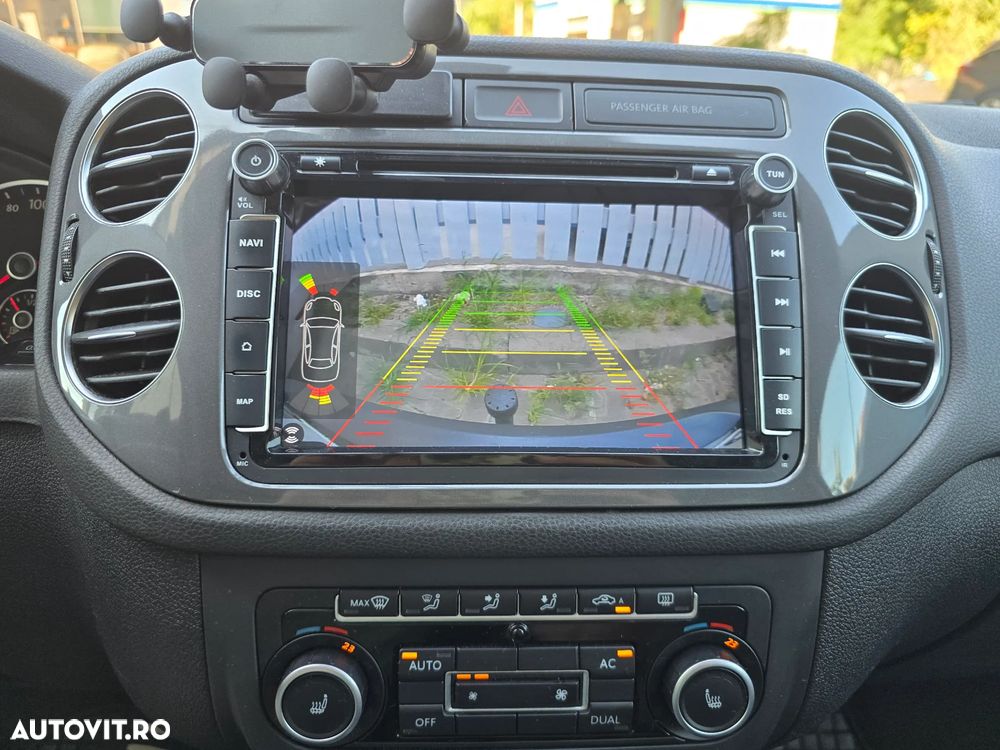 Volkswagen Tiguan - 24