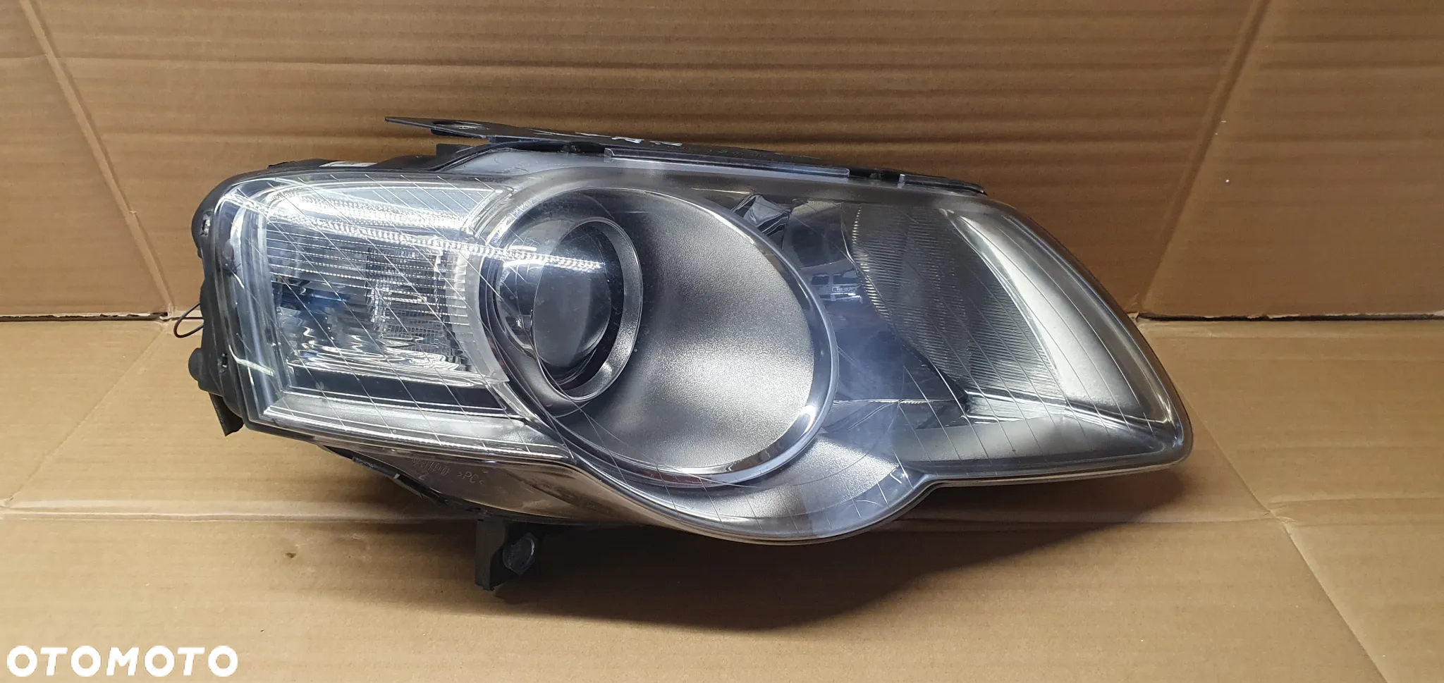 Lampa prawy przód przednia prawa VW Passat B6 3C0941006AB - 5