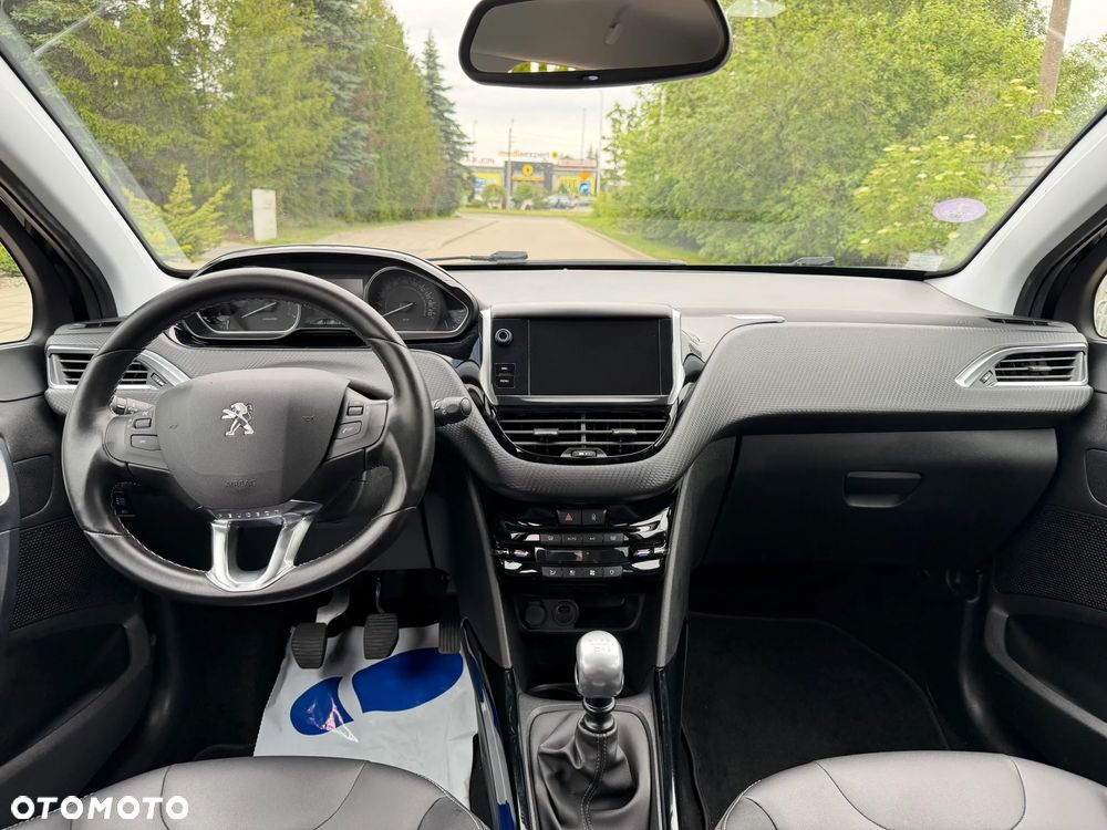 Peugeot 2008 1.2 PureTech Allure S&S - 21