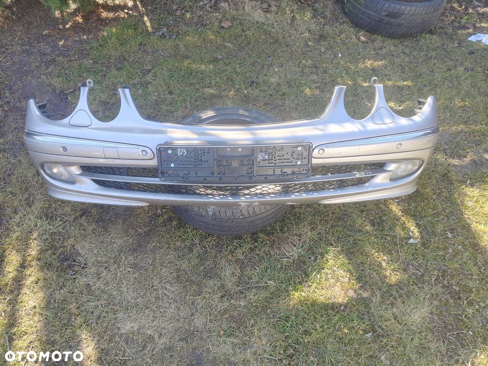 MERCEDES W211 ZDERZAK PRZEDNI PRZÓD Xenon pdc Avantgarde 723 - 2