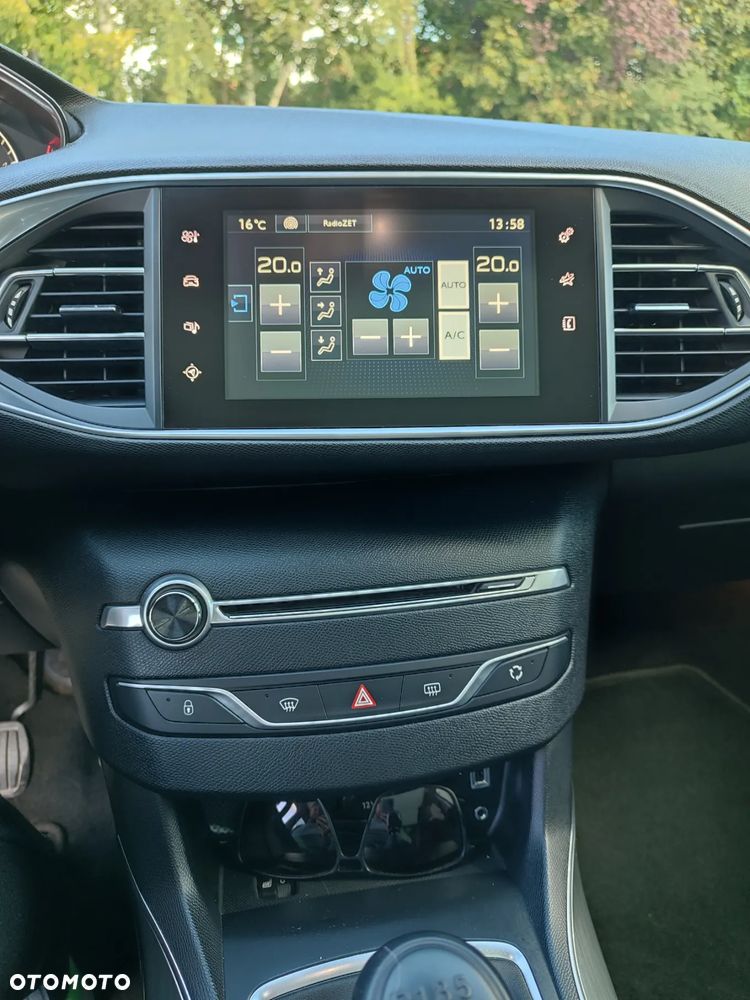 Peugeot 308 2.0 Blue HDi Allure S&S - 16