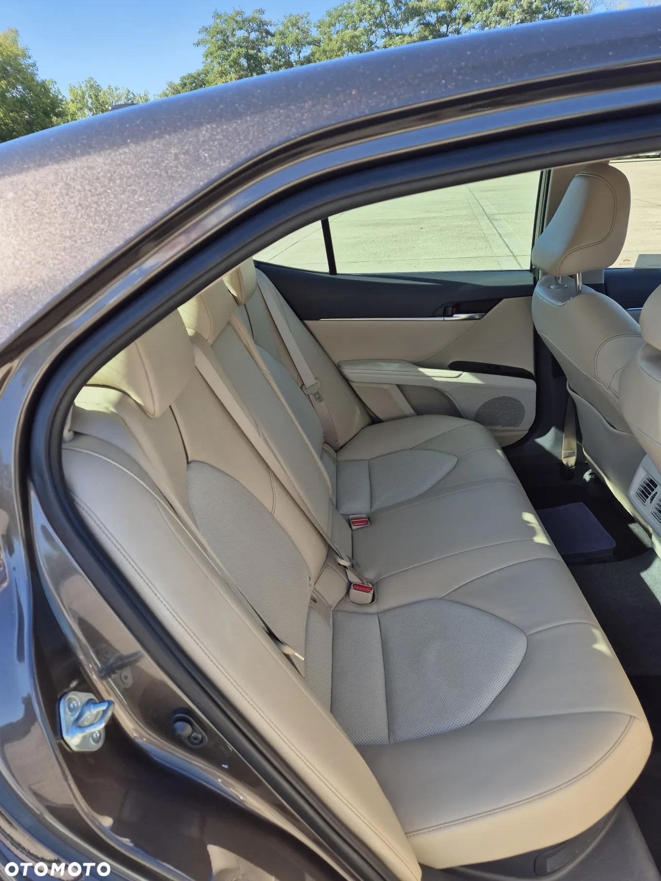 Toyota Camry - 10