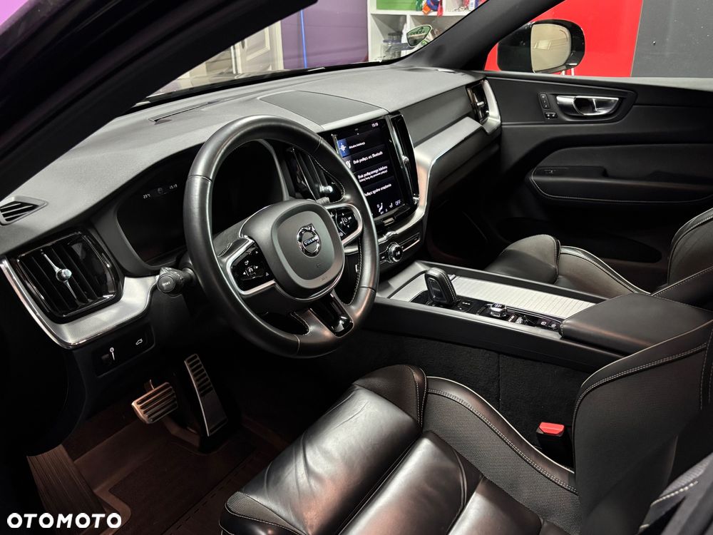 Volvo XC 60 B5 B AWD R-Design - 12