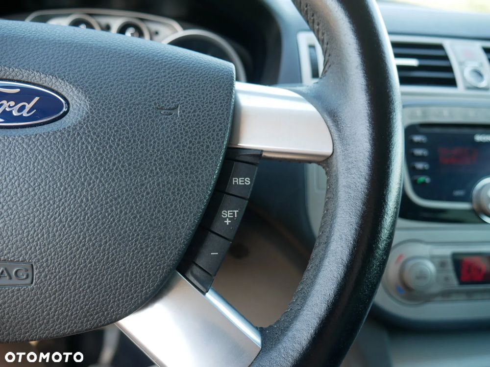 Ford Kuga 2.0 TDCi 4x4 Trend - 37