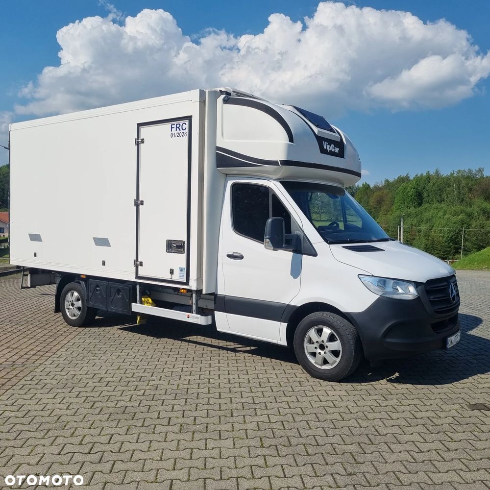 Mercedes-Benz Sprinter - 2