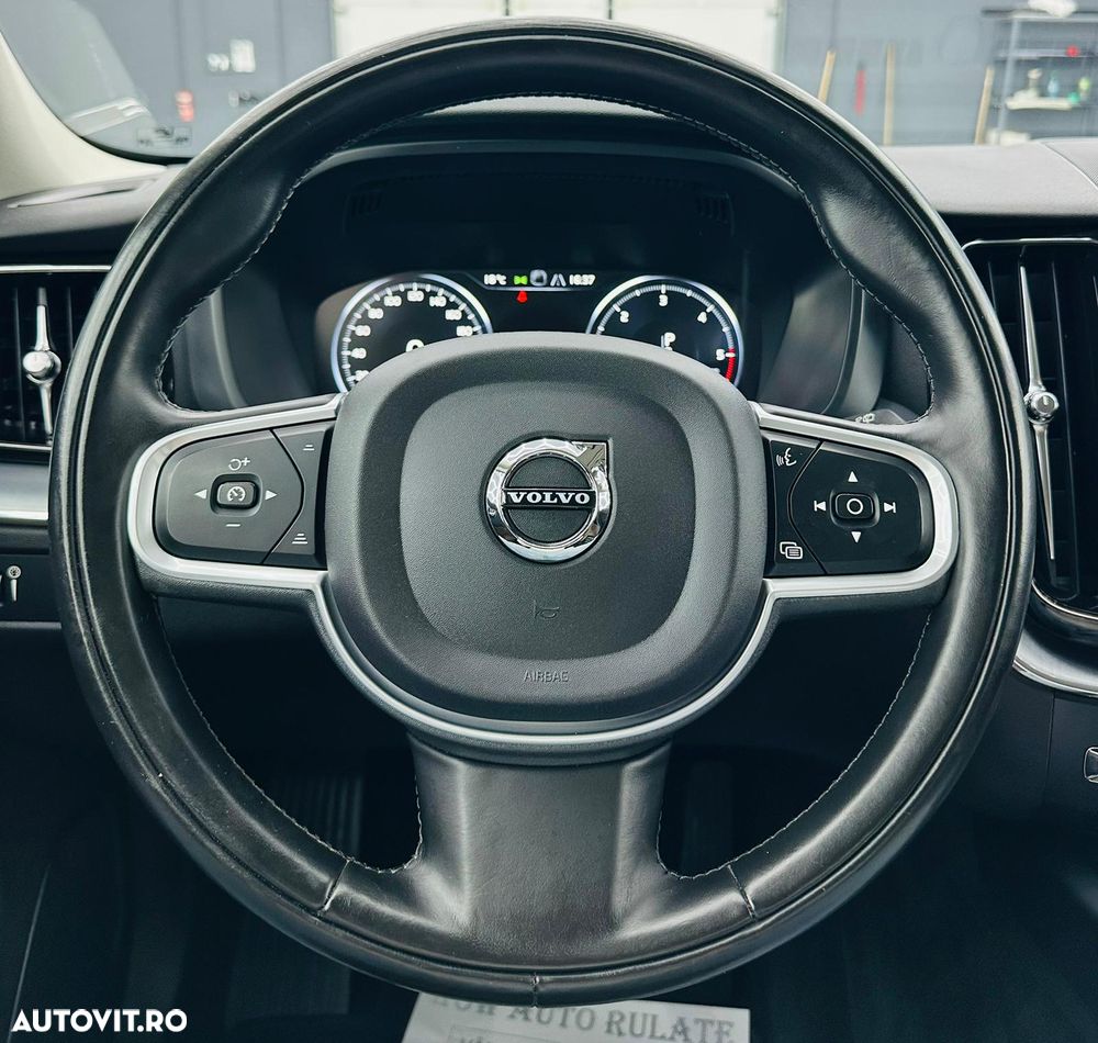 Volvo XC 60 D4 Geartronic Momentum Pro - 33