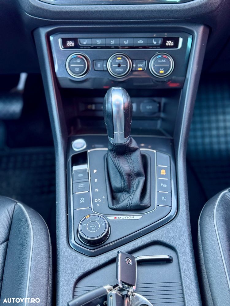 Volkswagen Tiguan - 11