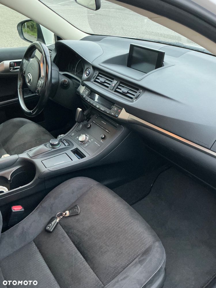Lexus CT - 15