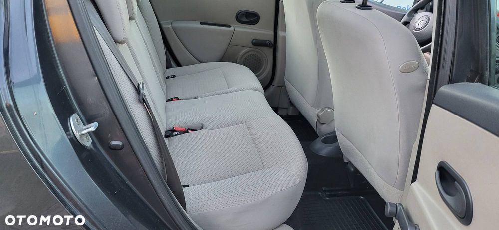 Renault Clio 1.2 16V All Inclusive - 11