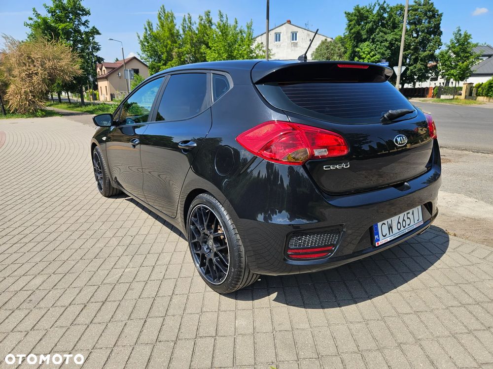 Kia Ceed 1.4 CVVT Dream-Team Edition - 9