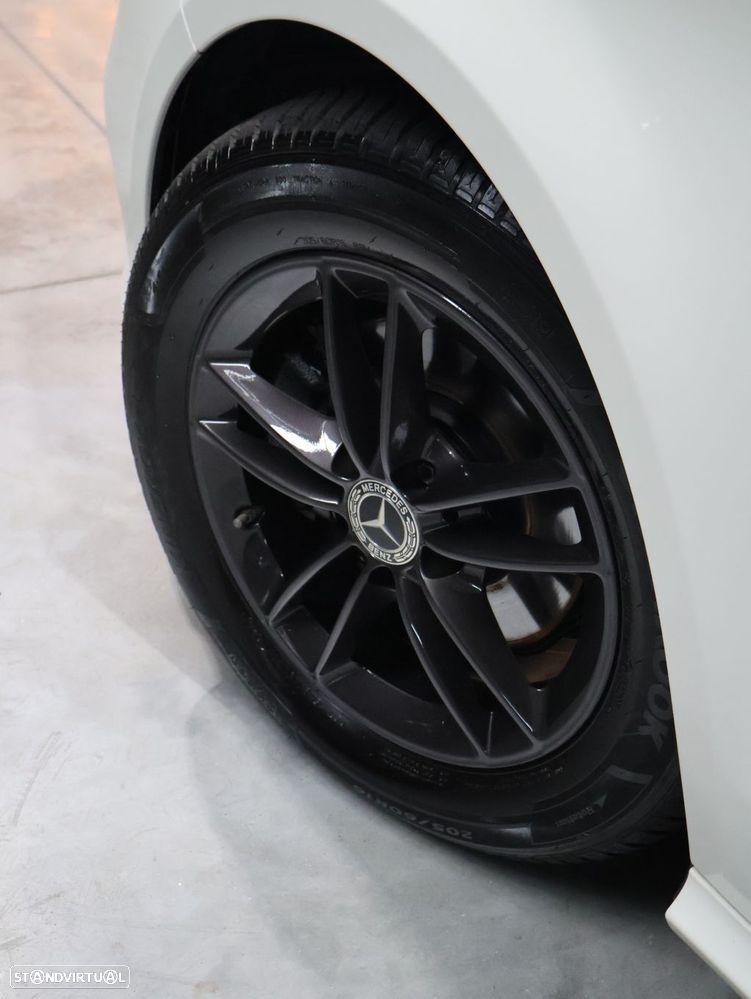 Mercedes-Benz CLA 180 d Shooting Brake Urban - 12