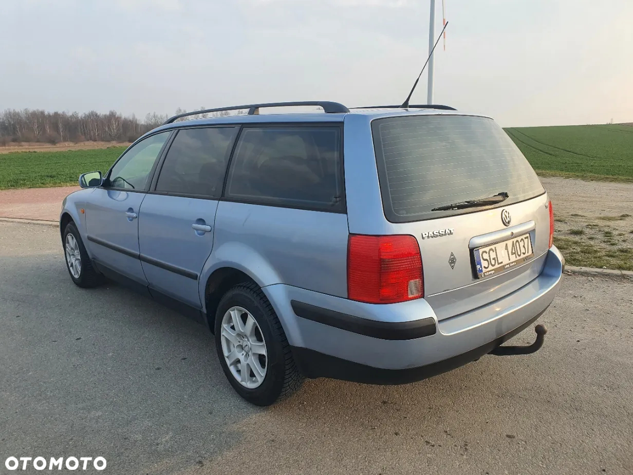 Volkswagen Passat 1.8 Comfortline - 3