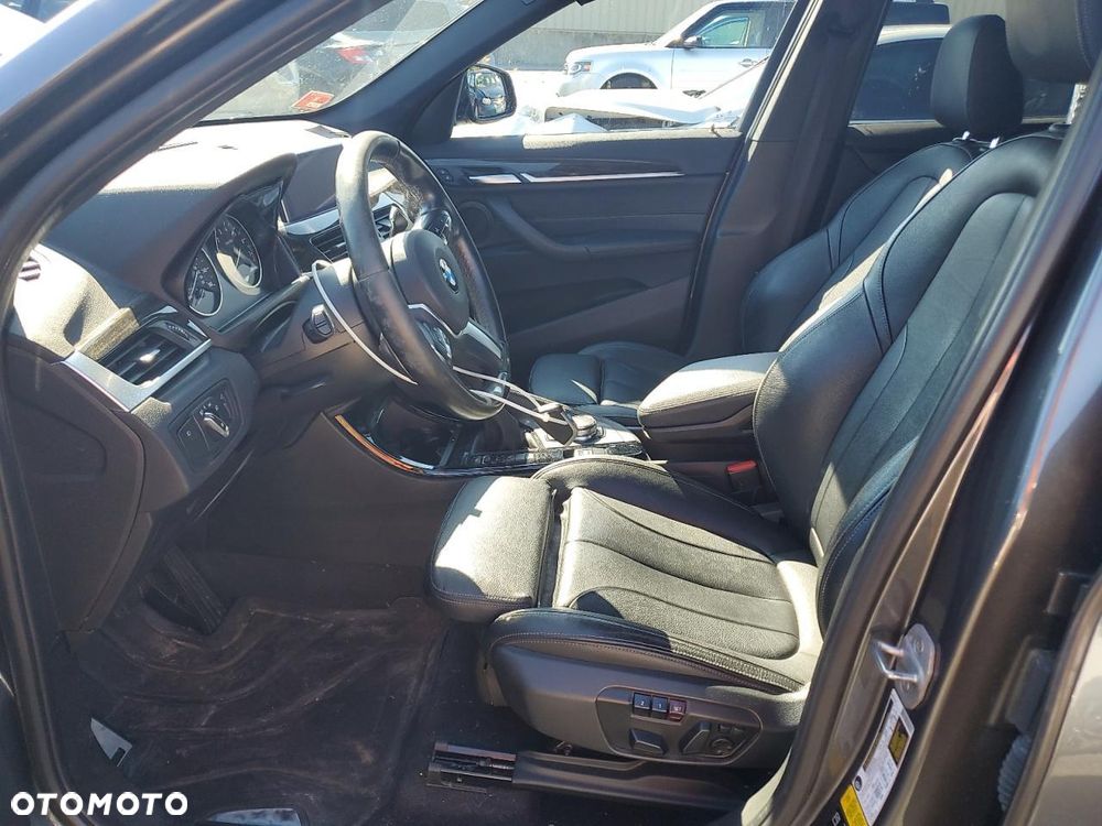 BMW X1 xDrive25i M Sport - 7