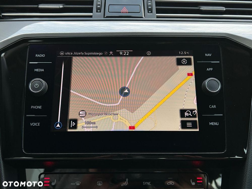 Volkswagen Passat 2.0 TSI Business DSG - 28