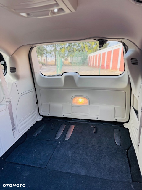 Chrysler Town & Country 3.6 Touring - 35
