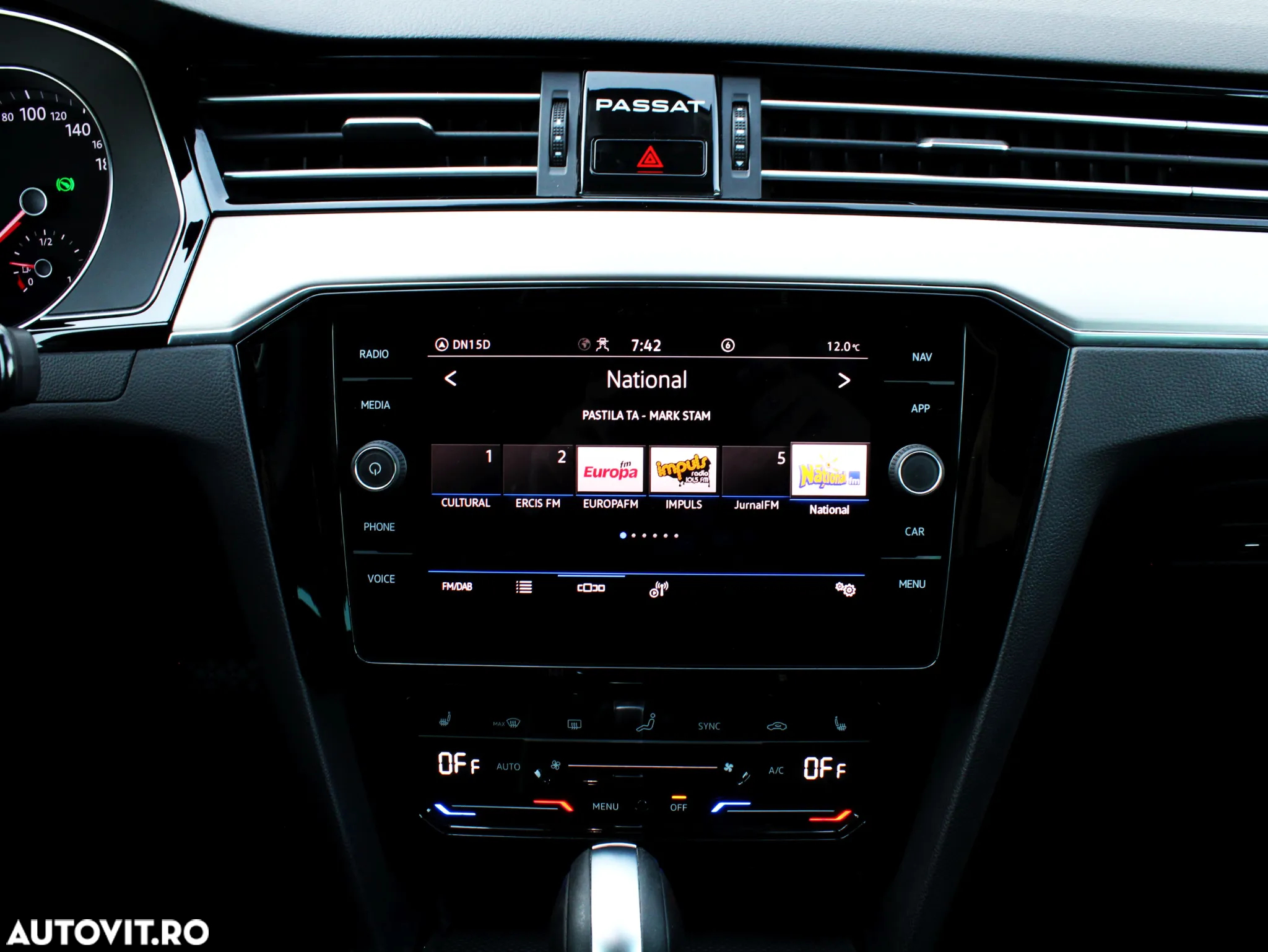 Volkswagen Passat - 18