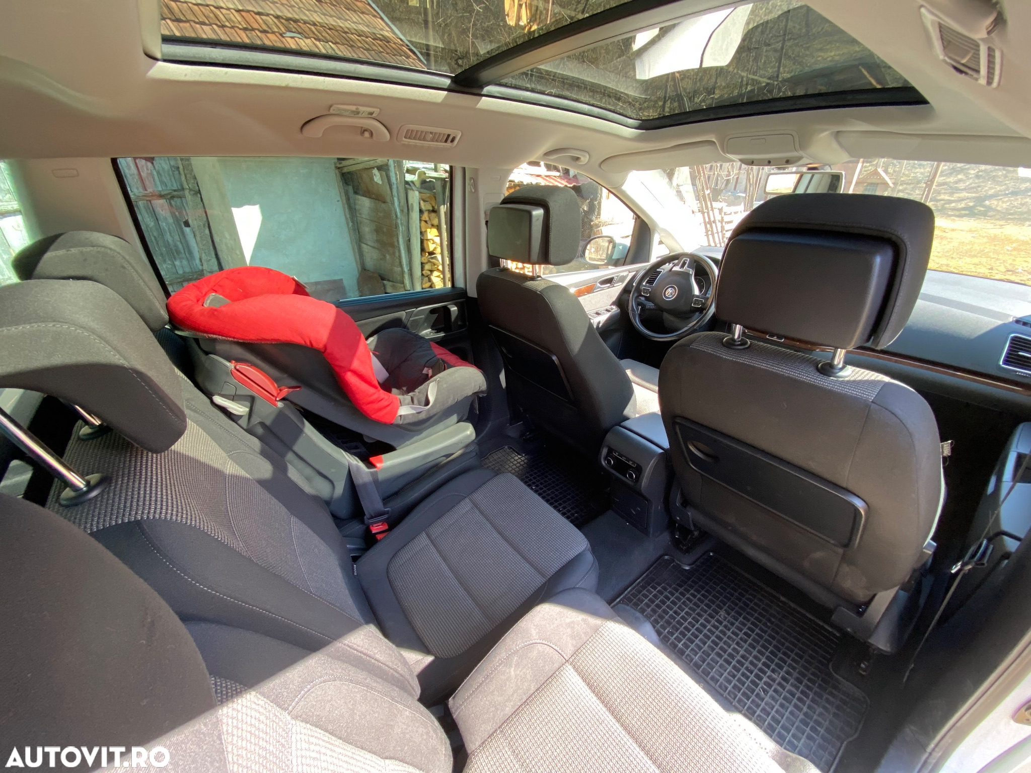 Volkswagen Sharan 2.0 TDI DSG Comfortline - 8