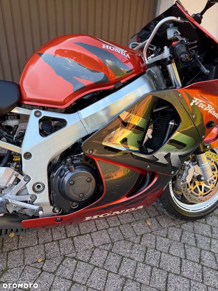 Honda CBR - 16