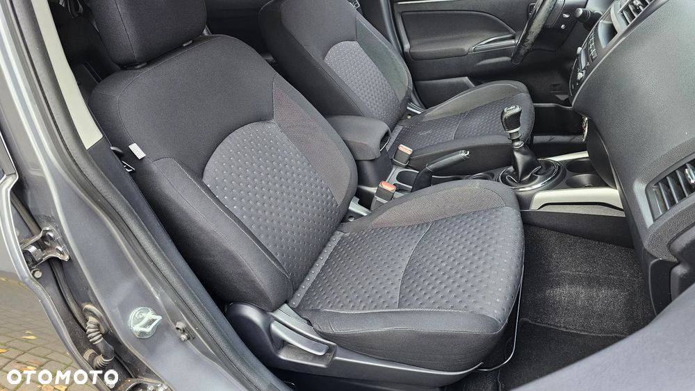 Mitsubishi ASX - 25
