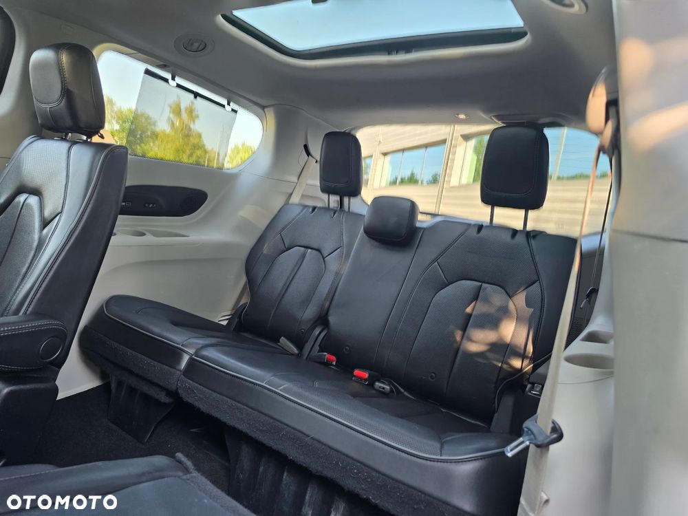 Chrysler Pacifica - 33