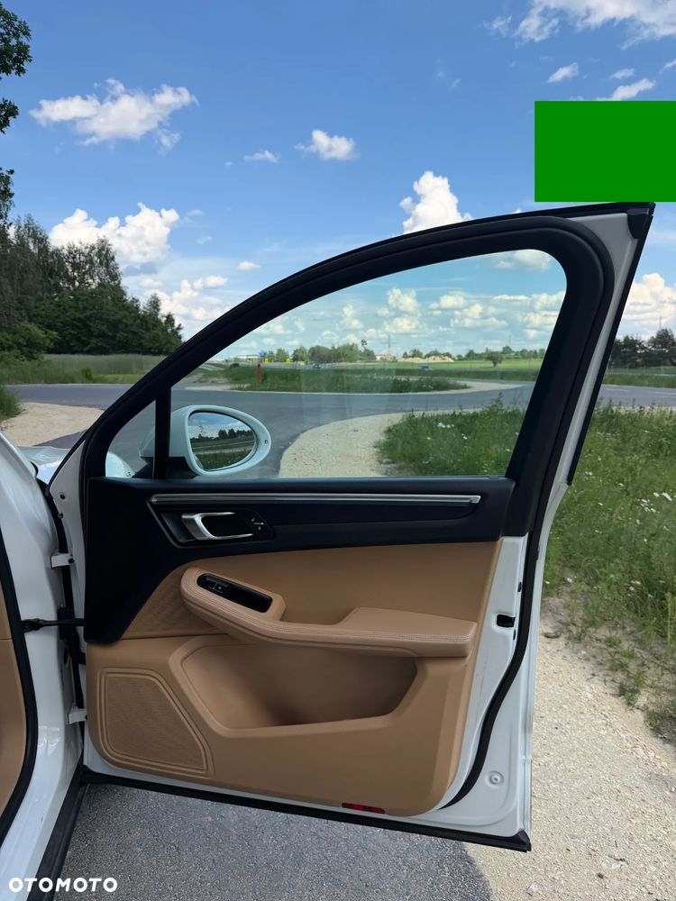 Porsche Macan Standard - 16