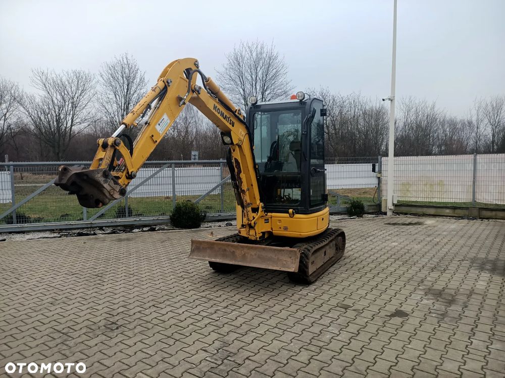 Komatsu PC26MR-3 - 3