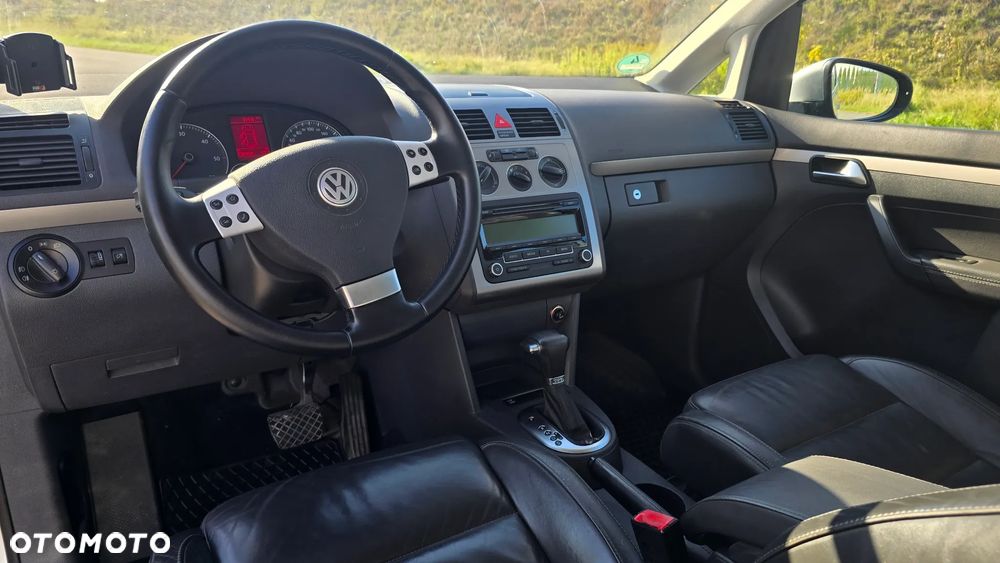 Volkswagen Touran 1.9 TDI DSG United - 36