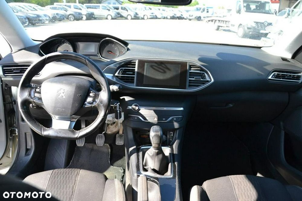 Peugeot 308 - 11