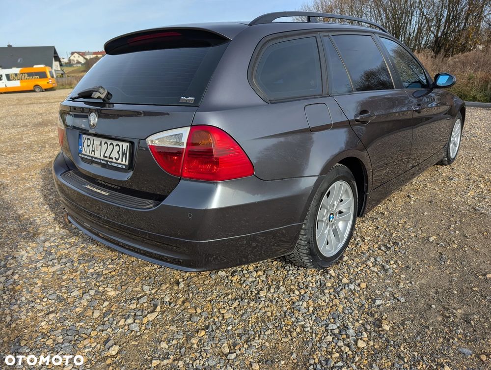 BMW Seria 3 318d - 10