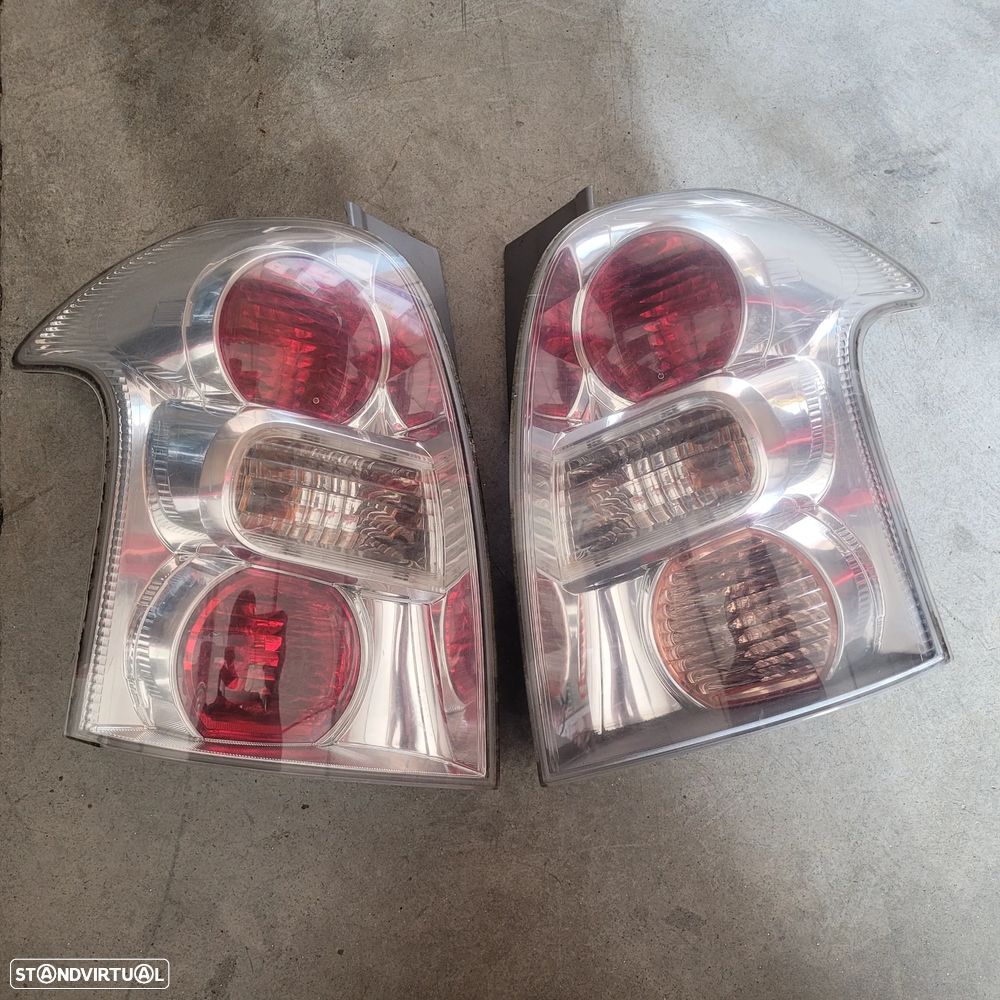 Farolins Corolla Verso 2008 - 1