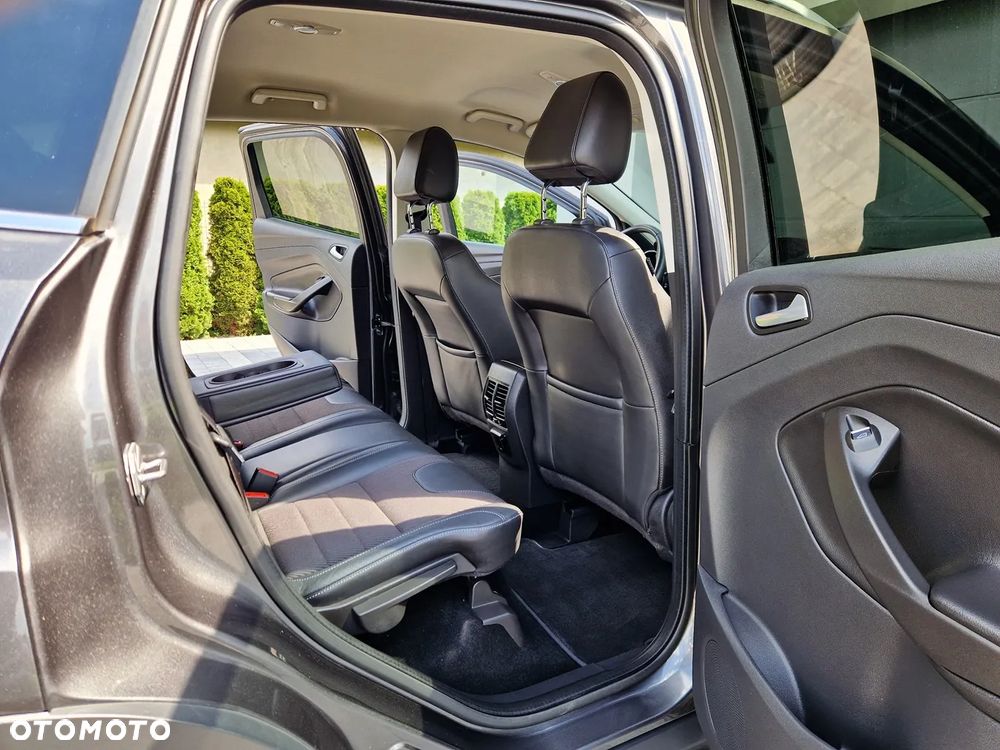 Ford Kuga 2.0 TDCi 2x4 Titanium - 20