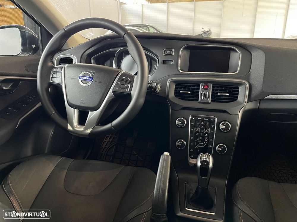 Volvo V40 Cross Country 2.0 D2 Momentum - 13